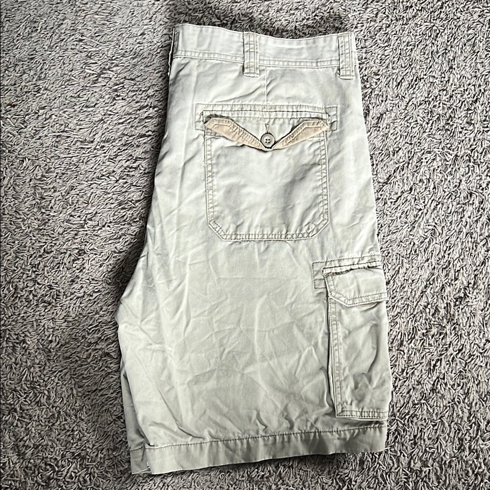 St. Johns Bay 3 pair Men's Shorts - beige, off-white, and, Khaki. Size 40. - Picture 6 of 9
